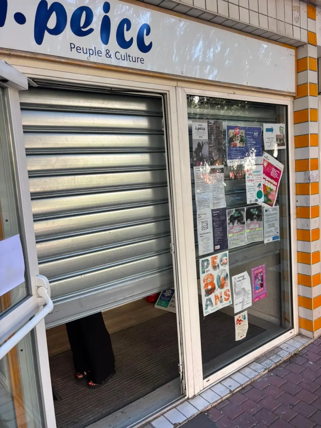 Déblocage de rideau métallique bloqué à Paris 11