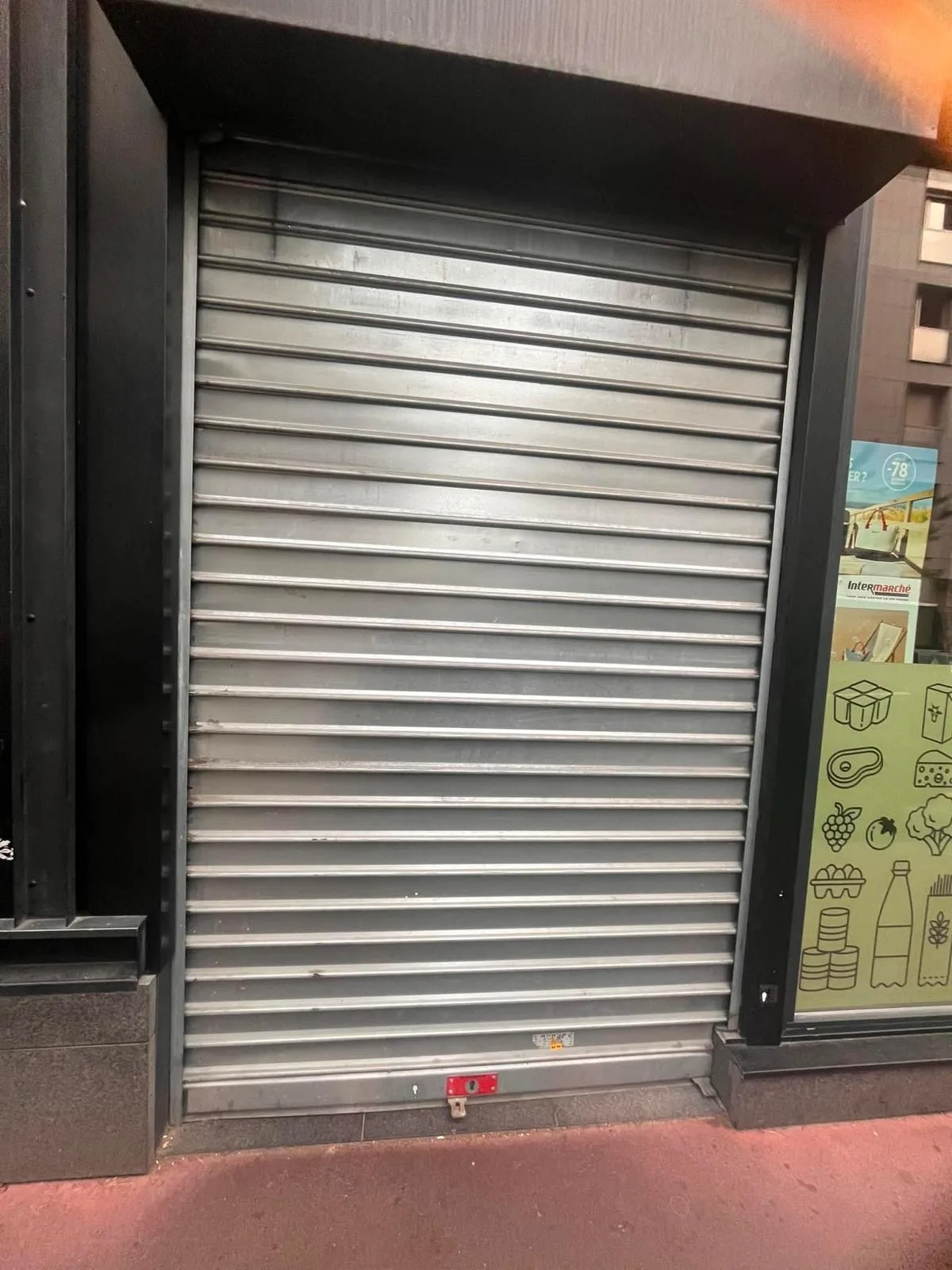 Installation et pose de rideau métallique à Paris 11