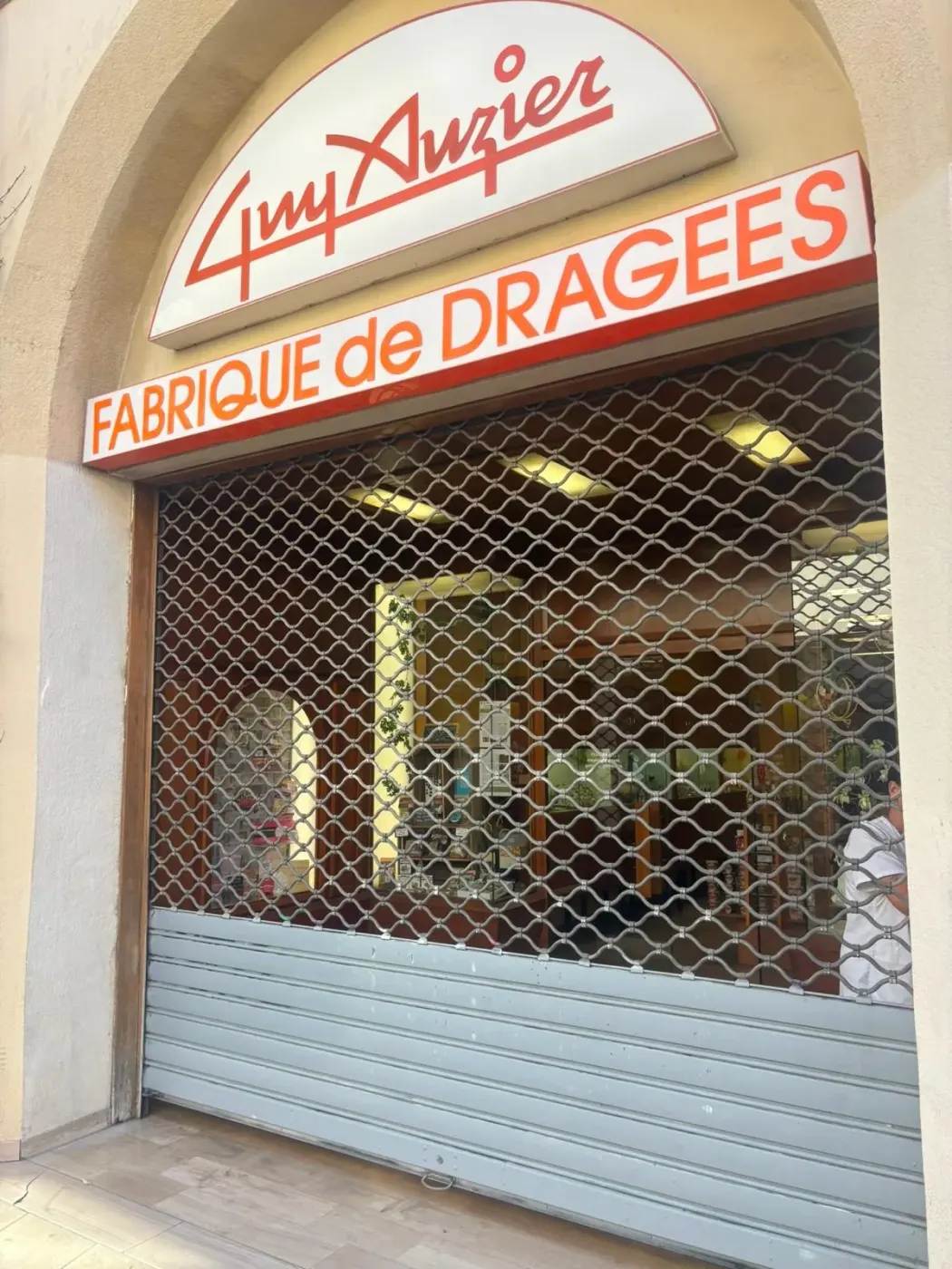 Installation et pose de rideau métallique à Paris 11
