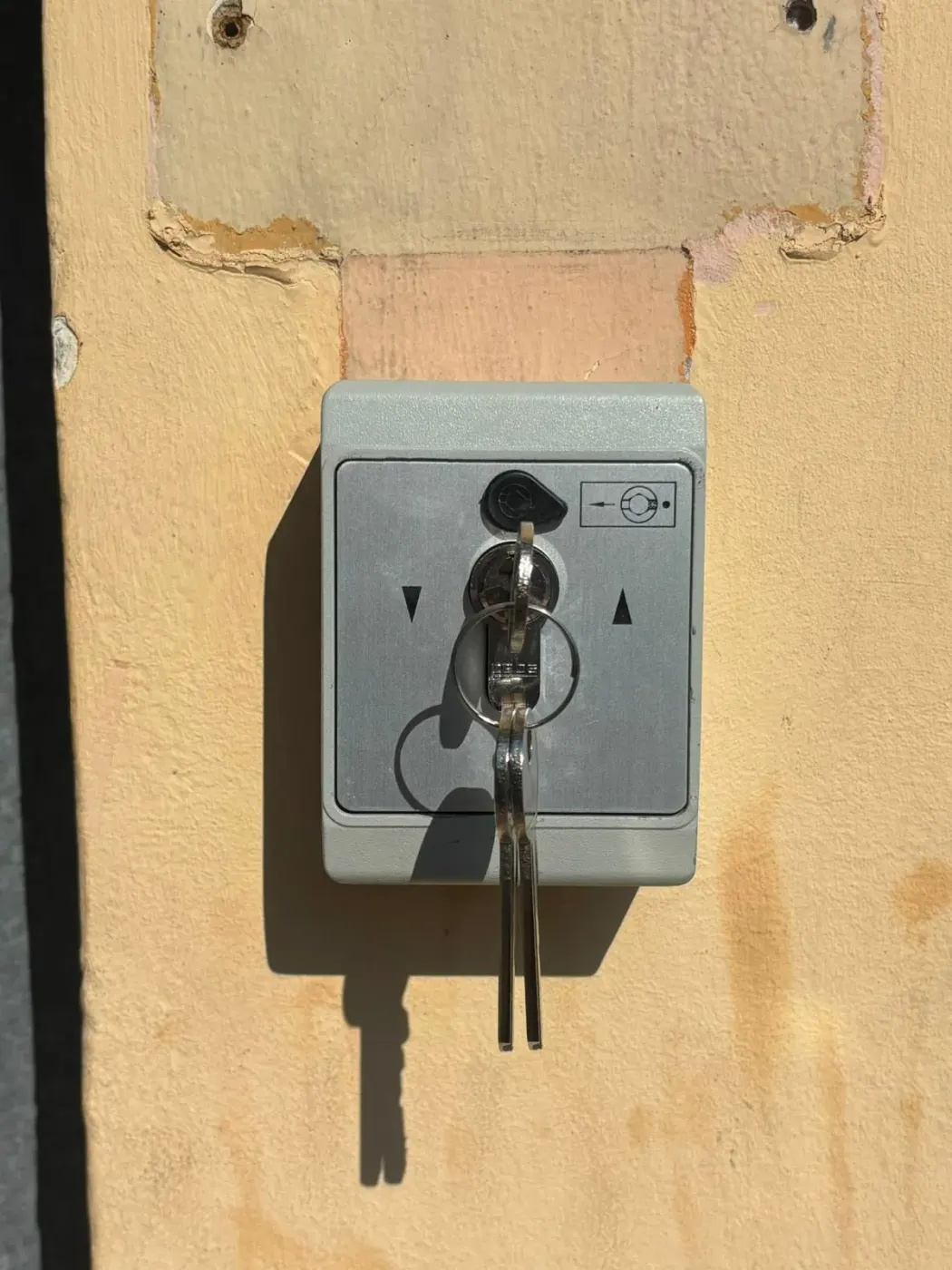 Motorisation de rideau métallique à Paris 11